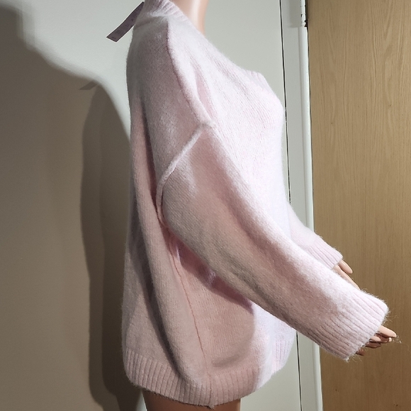 Wild Fable Light Pink V-Neck Sweater - Picture 8 of 8